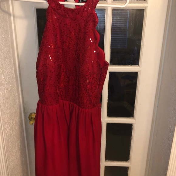 Red Dress - Picture 2 of 4